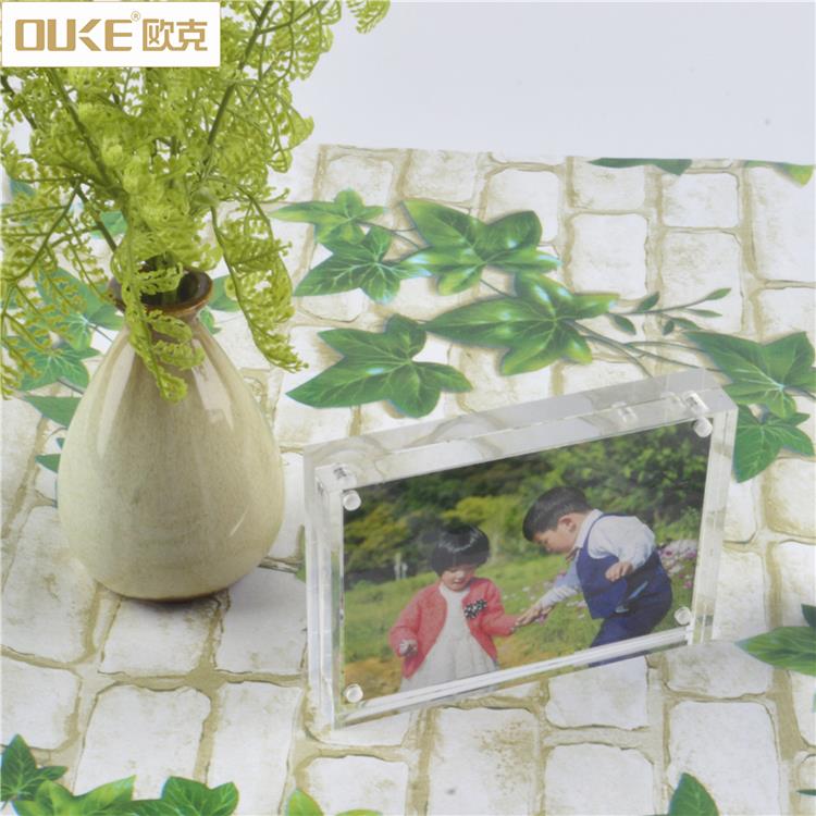 Small durable cheap acrylic photo frames.JPG